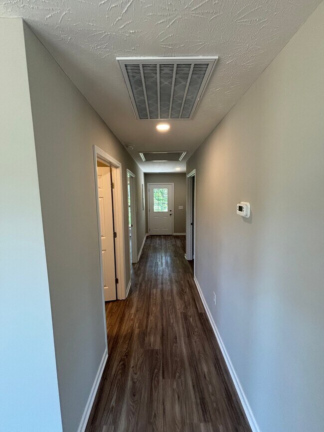 Building Photo - 169 Apache Ln