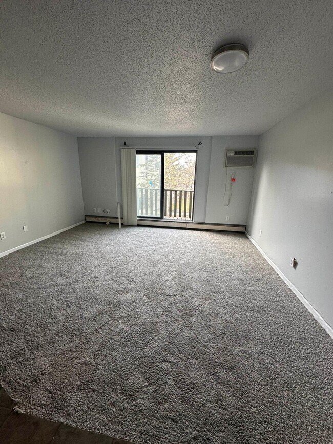 Foto del edificio - 7182 72nd Ln N