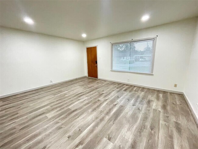 Building Photo - 3718 Yosemite St