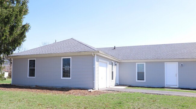 Building Photo - 133 E Branch Rd