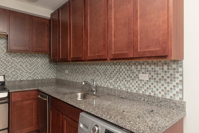 Foto del edificio - 556 W Arlington Pl