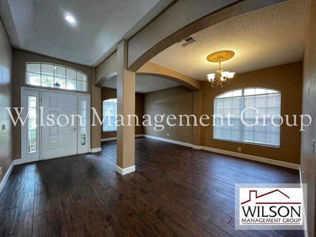 Building Photo - 3 br, 2.5 bath House - 400 Suncrest Court