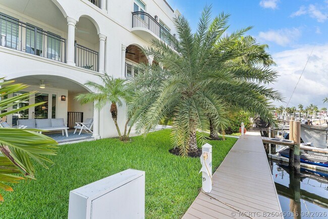 Building Photo - 57 Isle of Venice Dr