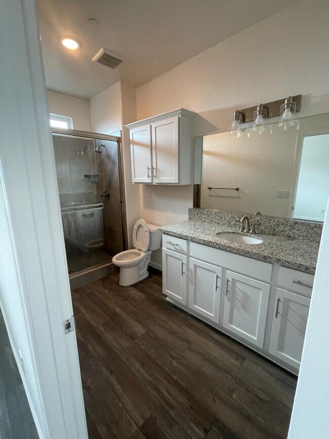 Foto del edificio - 3804-3808 S. Burke Street - 3806