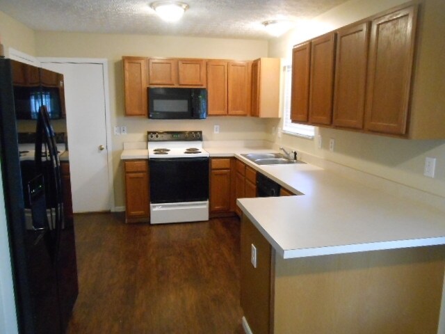 Foto del edificio - 5936 Whitehaven Drive