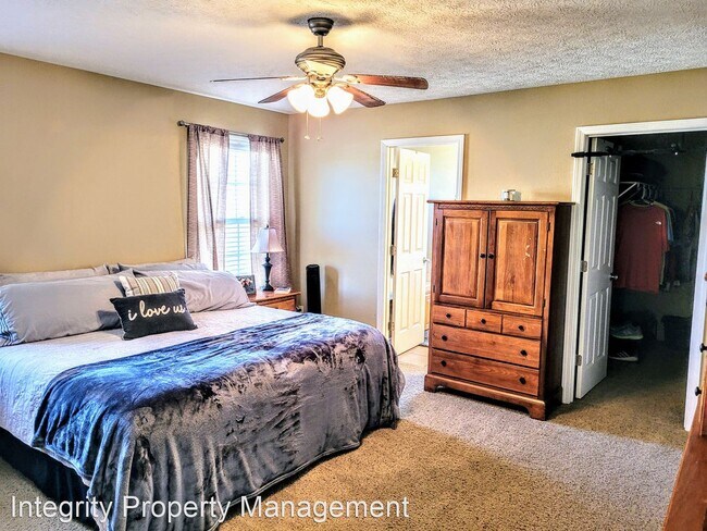 Building Photo - 5 br, 3 bath House - 15812 Terris