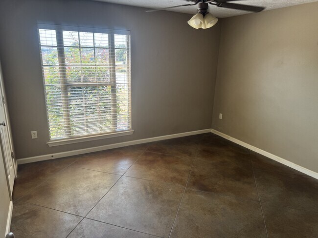 Foto del edificio - 2830 Longbow Ln