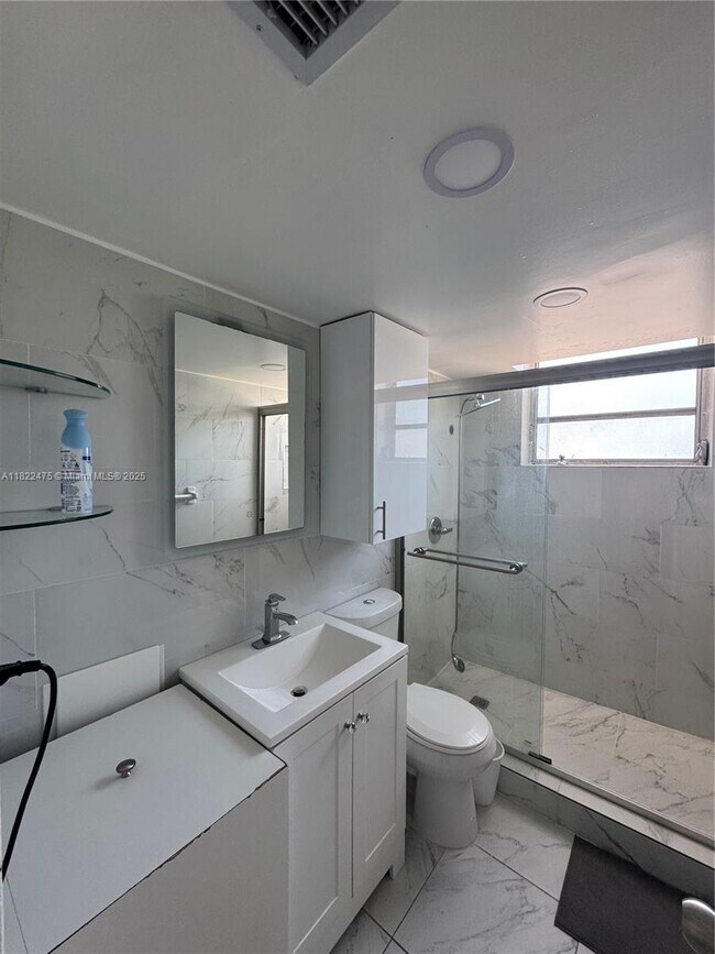 Foto del edificio - 244 79th St