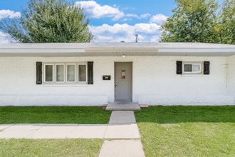 Building Photo - 3427 E Osie St