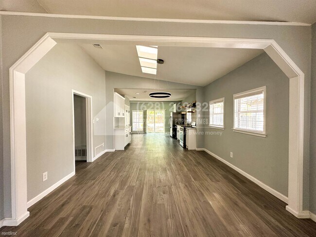 Building Photo - 3 br, 3 bath House - 206 North 7th Street -