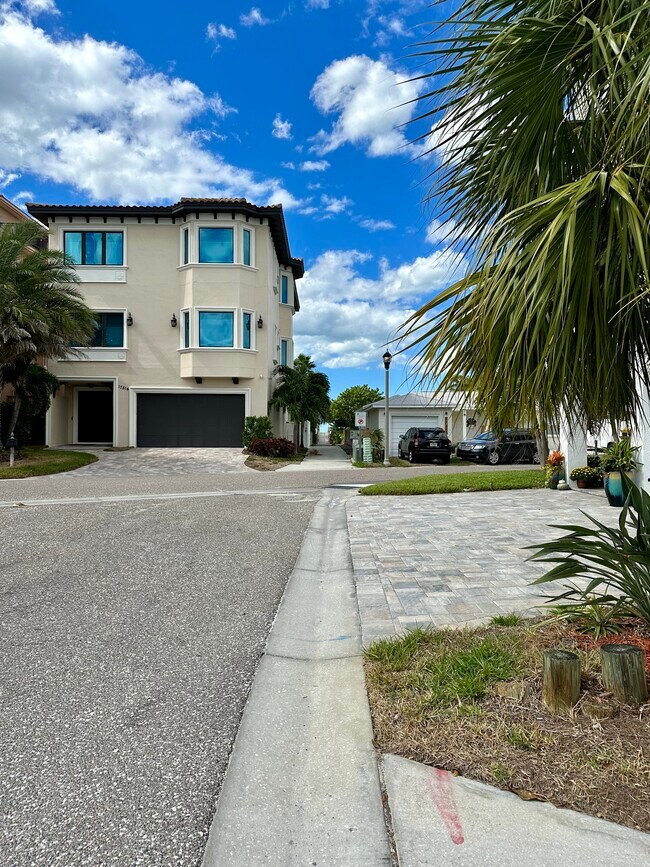 Foto del edificio - 135 178th Ave W