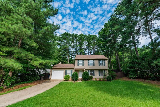 Foto del edificio - Spacious 3 bedroom home in desirable SW Durham! Super dog friendly with large fenced yard!