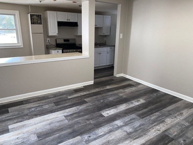 Photo - 99 Mammoth Rd Apartment