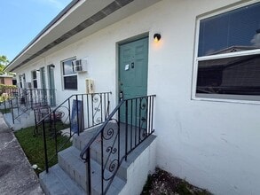Building Photo - 2140 NW 24th St