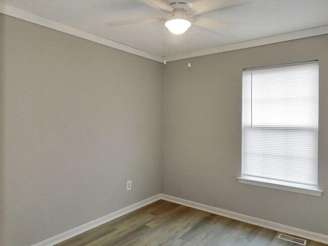 Foto del edificio - 21370 Lexington Dr
