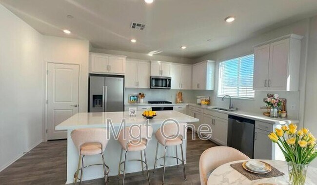 Foto del edificio - 26314 Gentry Ave