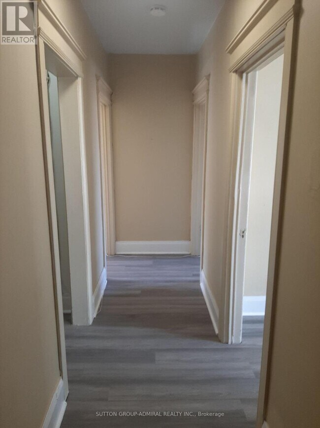 Photo du bâtiment - 1266 Yonge St