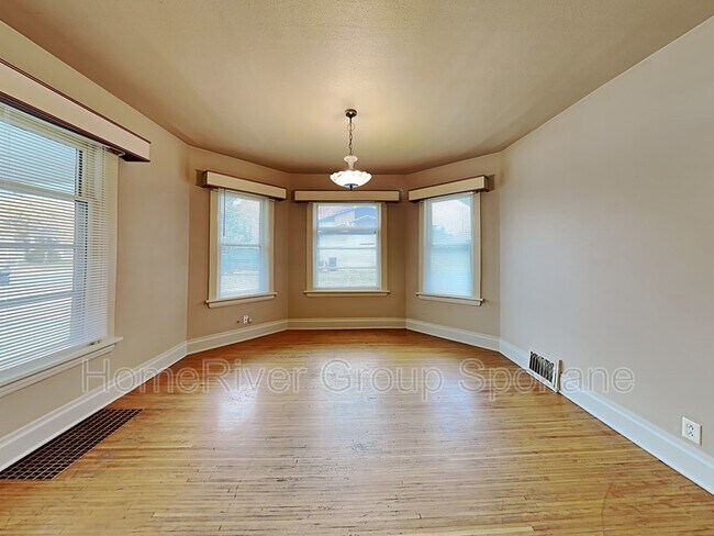 Building Photo - 2610 N Stone St