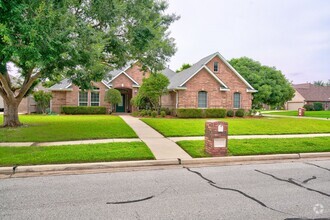 Building Photo - 8001 NW Aldwick Ave