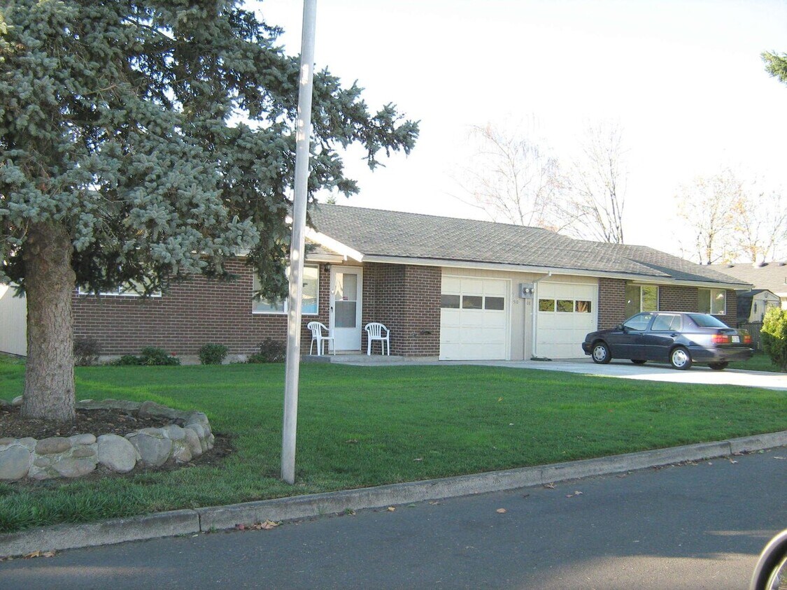 Foto principal - CUTE SINGLE LEVEL DUPLEX - CASCADE PARK