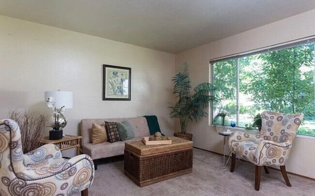 Building Photo - 5059 Charmian Dr