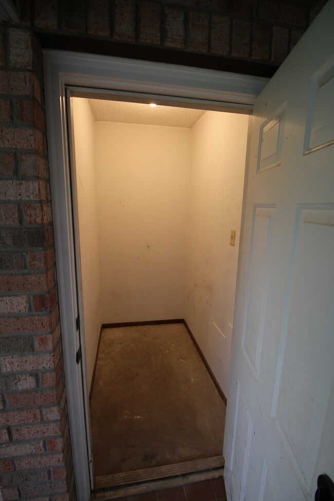 Photo - 1124 Orchid Dr House