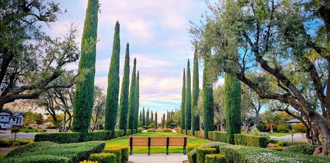 Building Photo - 10310 Spanish Moss Dr