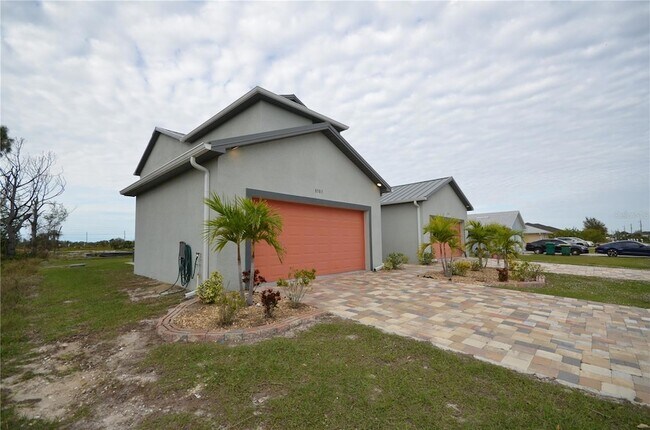 Foto del edificio - 8581 Agate St