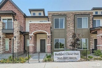 Building Photo - 388 E Orchard Rd