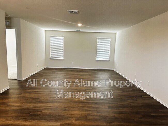 Foto del edificio - 561 Autumn Blaze