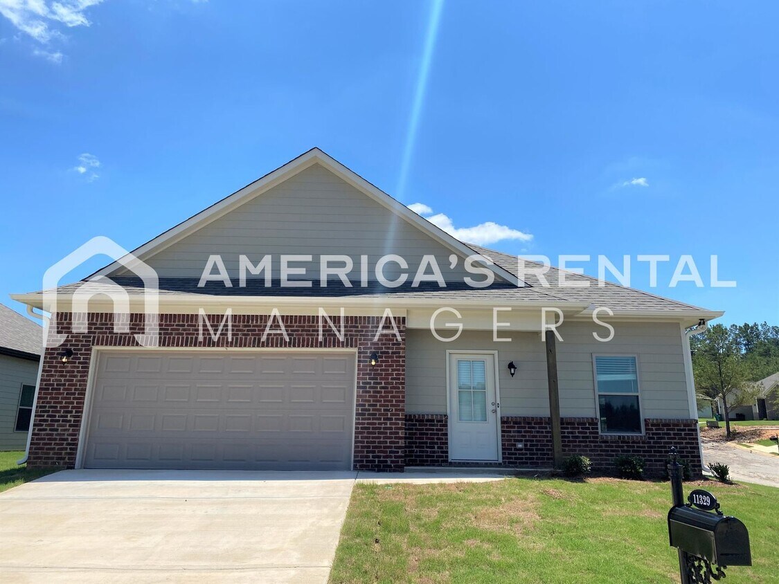 Primary Photo - Home for rent in Brookwood, AL....Availabl...