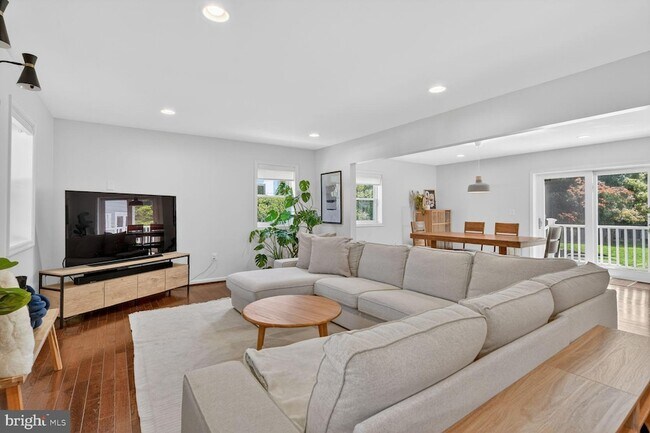 Building Photo - 4613 Willow Run Dr