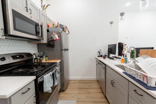 Photo - 3945 Lancaster Ave Apartment