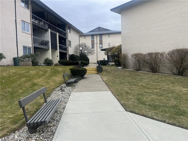 Foto del edificio - 400 Narragansett Pkwy