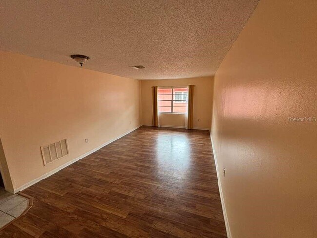 Foto del edificio - 660 62nd Ave N