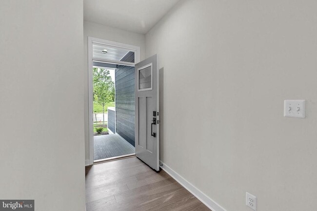 Building Photo - 716 Rolling Oaks Wy