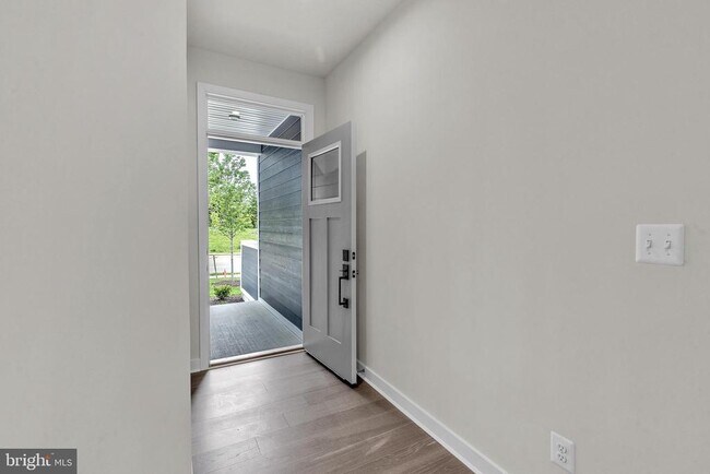 Foto del edificio - 716 Rolling Oaks Wy
