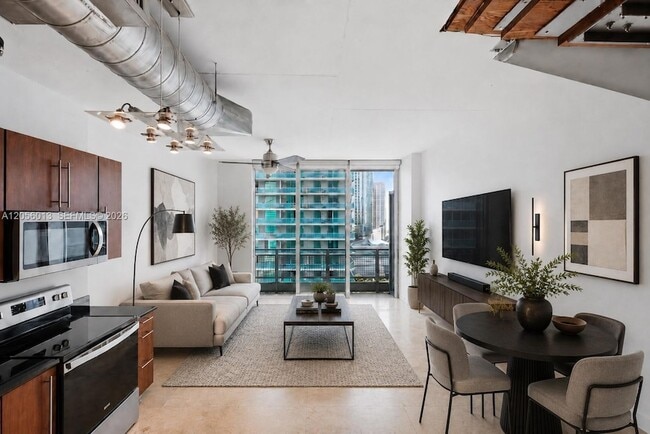 Foto del edificio - 690 SW 1st Ct
