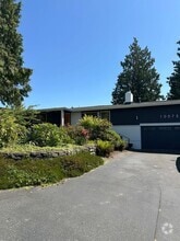 Building Photo - 10075 SE 213th Pl