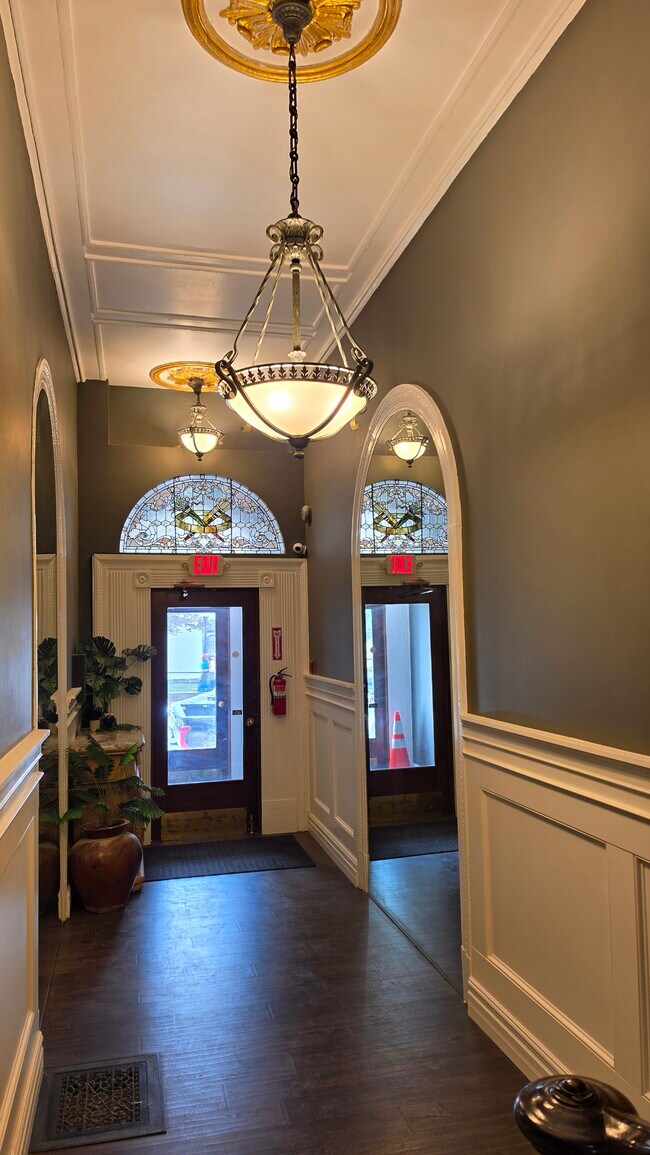Foto del edificio - 403 N Charles St