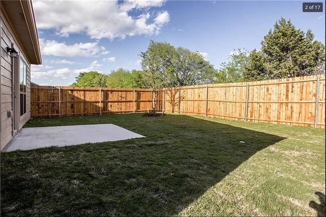 Foto del edificio - 616 Crowell Dr