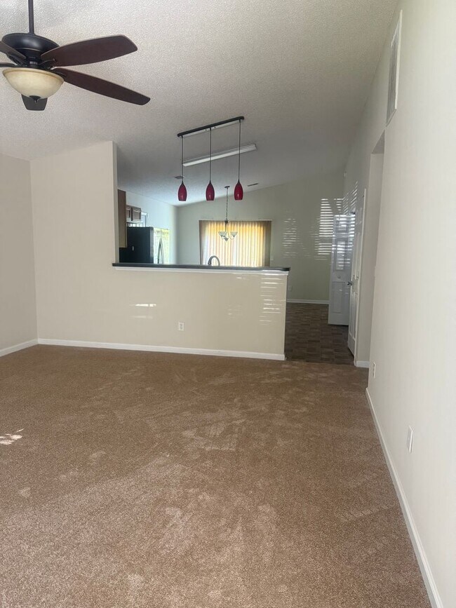 Building Photo - Lexington