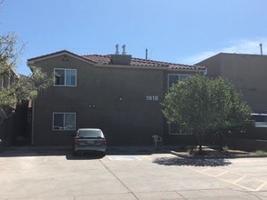 Building Photo - 1918 Buena Vista Dr SE