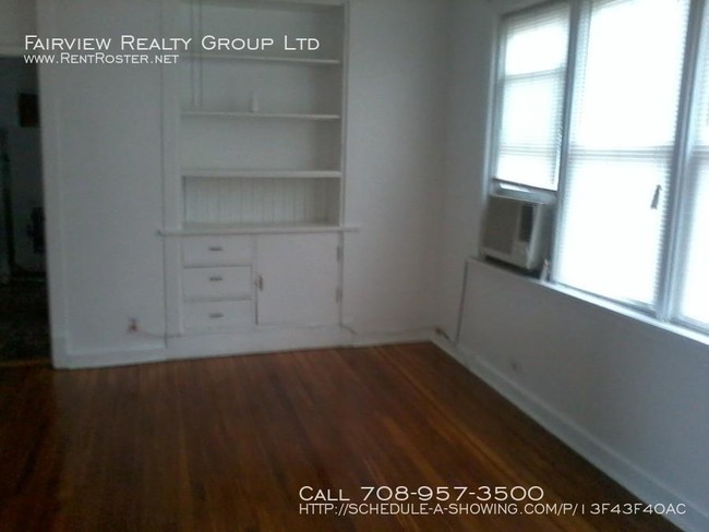 Building Photo - 2 bedroom in Chicago IL 60628
