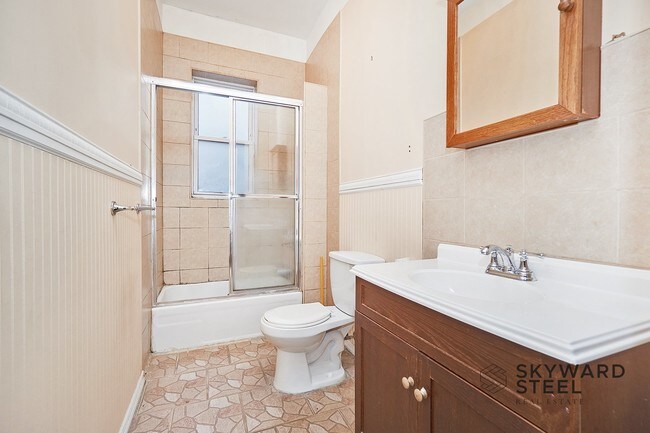 Building Photo - 497 Park Pl