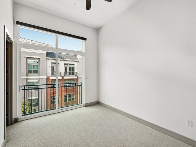 Building Photo - 170 Malone St