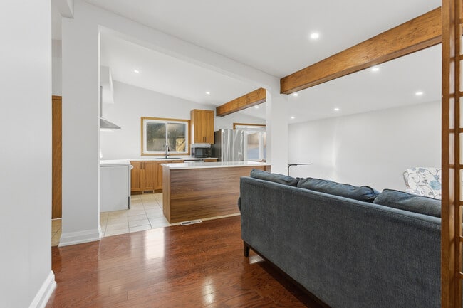 Photo du bâtiment - 4206 Glenayr Ave