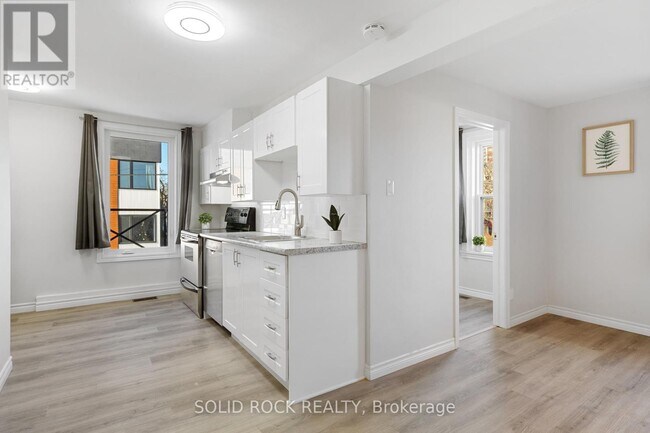 Photo du bâtiment - 420 Arlington Ave