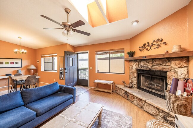 Foto del edificio - 505 Jacks Canyon Rd