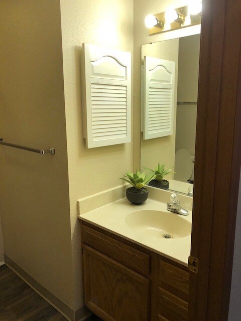Foto del edificio - 2106 Stirrup Ln